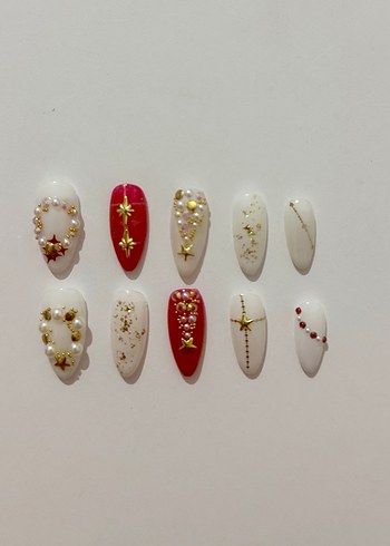 Yeni yıl Beyaz ve Renkli Yıldızlı Tırnak Süslemeleri - Görsel 3