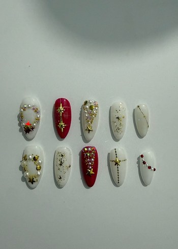 Yeni yıl Beyaz ve Renkli Yıldızlı Tırnak Süslemeleri - Görsel 2