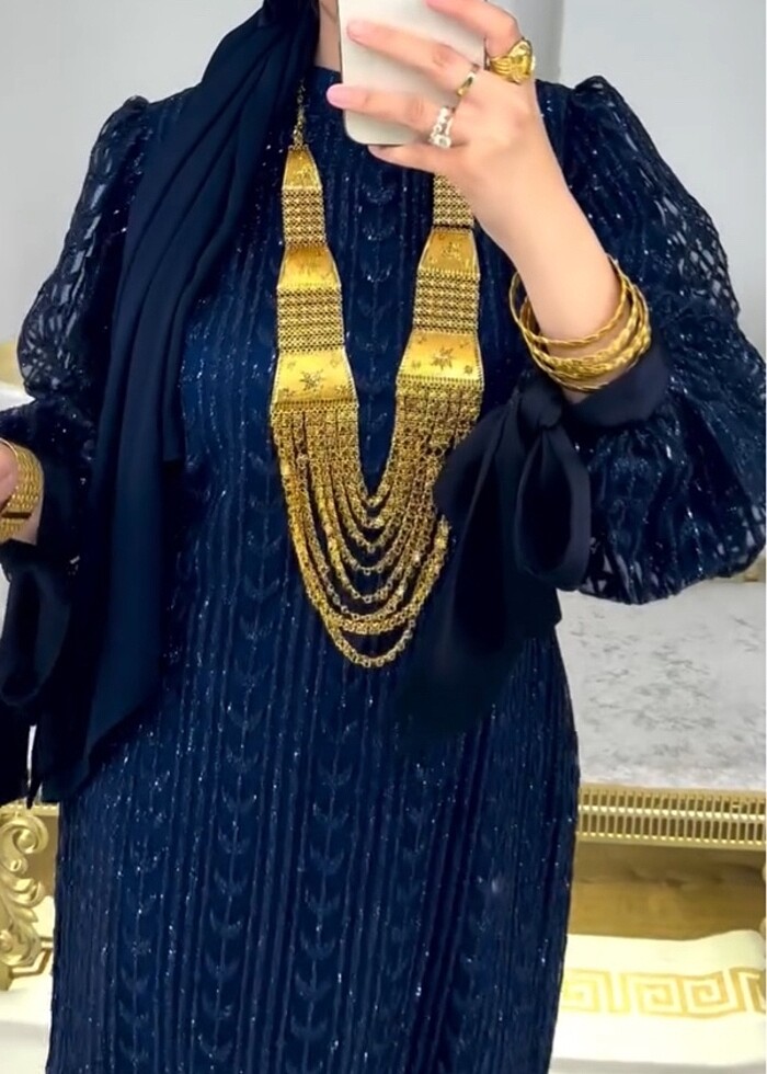 Satılık lacivert pullu abiye - Görsel 2