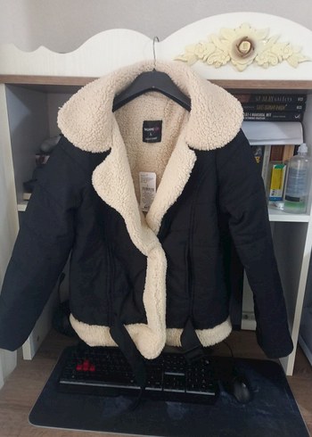 Kürk Detaylı Siyah Kadın Kışlık Ceket - Görsel 4