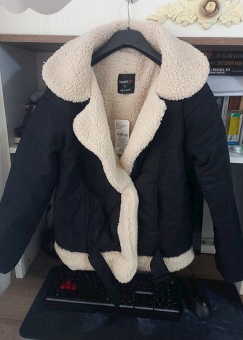 Kürklü Siyah Kadın Kışlık Ceket - Görsel 3