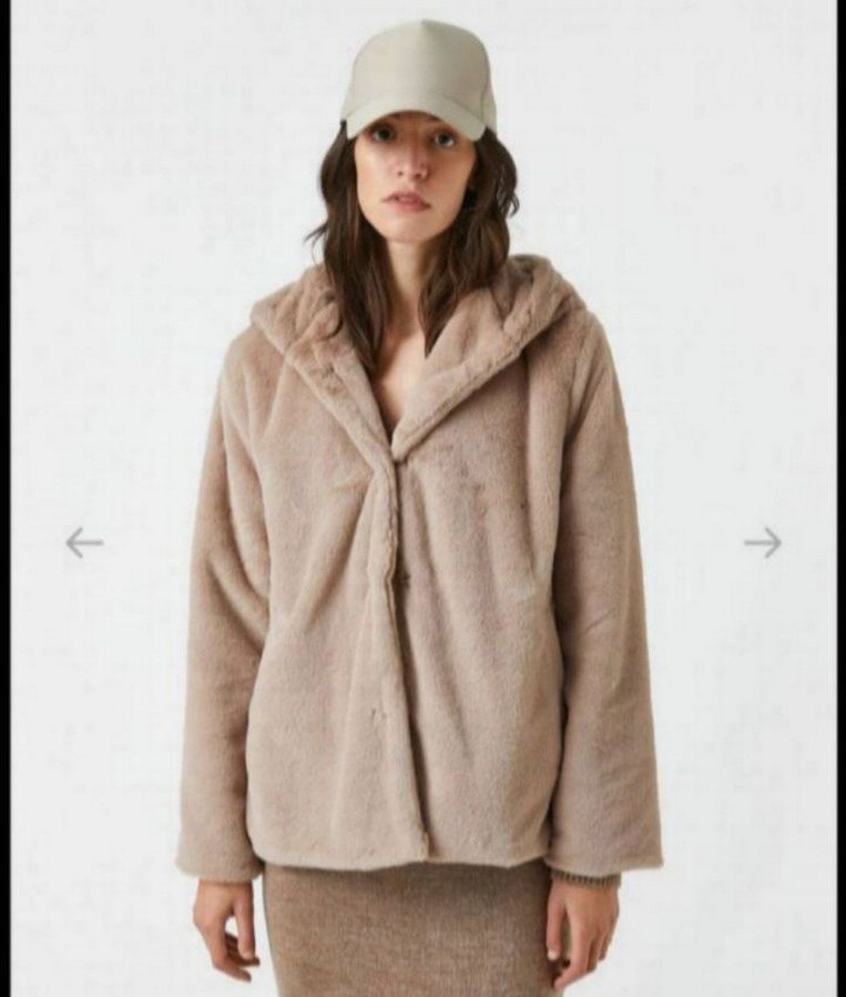 Bej Kapüşonlu Kadın Kışlık Peluş Ceket - Görsel 2