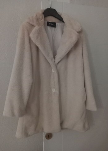 Bej Kısa Kürklü Kadın Kaban - Görsel 5