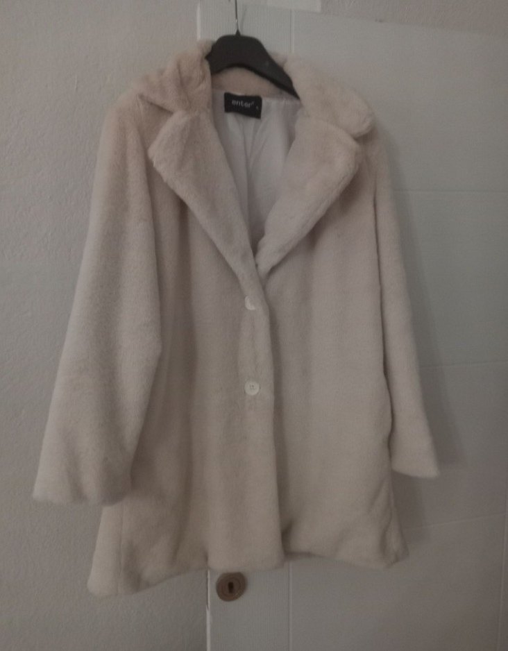 Bej Kısa Kürklü Kadın Kaban - Görsel 5