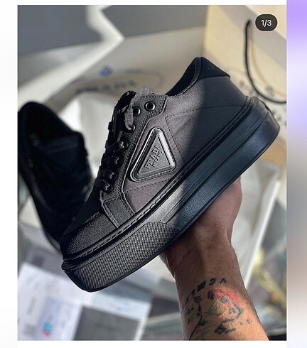 Siyah sneaker