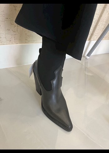 Mango Siyah Deri Stiletto Topuklu Kadın Bot