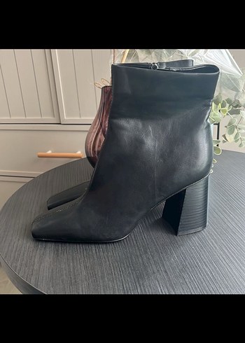 38 Beden siyah Renk Siyah Deri Topuklu Kadın Bot