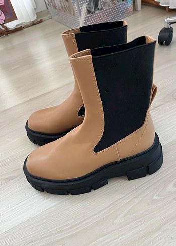 38 Beden Bej Platform Topuklu Kadın Lastikli Bot