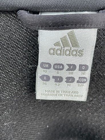 38 Beden siyah Renk Adidas Ceket %70 İndirimli.