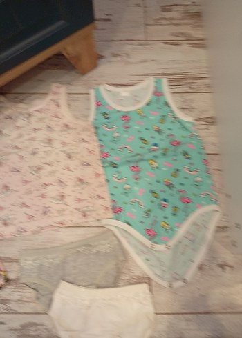 Çocuk İç Giyim Seti, Renkli ve Desensiz - Görsel 4