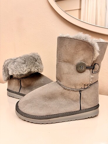 Ugg bot