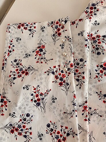 l Beden Çiçekli şık pantolon