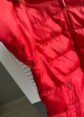 Kırmızı Erkek Çocuk Kapüşonlu Mont - Görsel 3