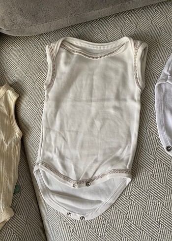 Bebek Beyaz Kolsuz zıbın body - Görsel 3