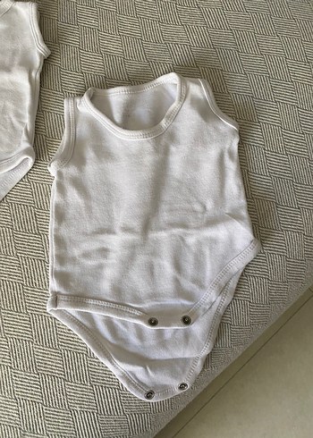 Bebek Beyaz Kolsuz zıbın body - Görsel 6