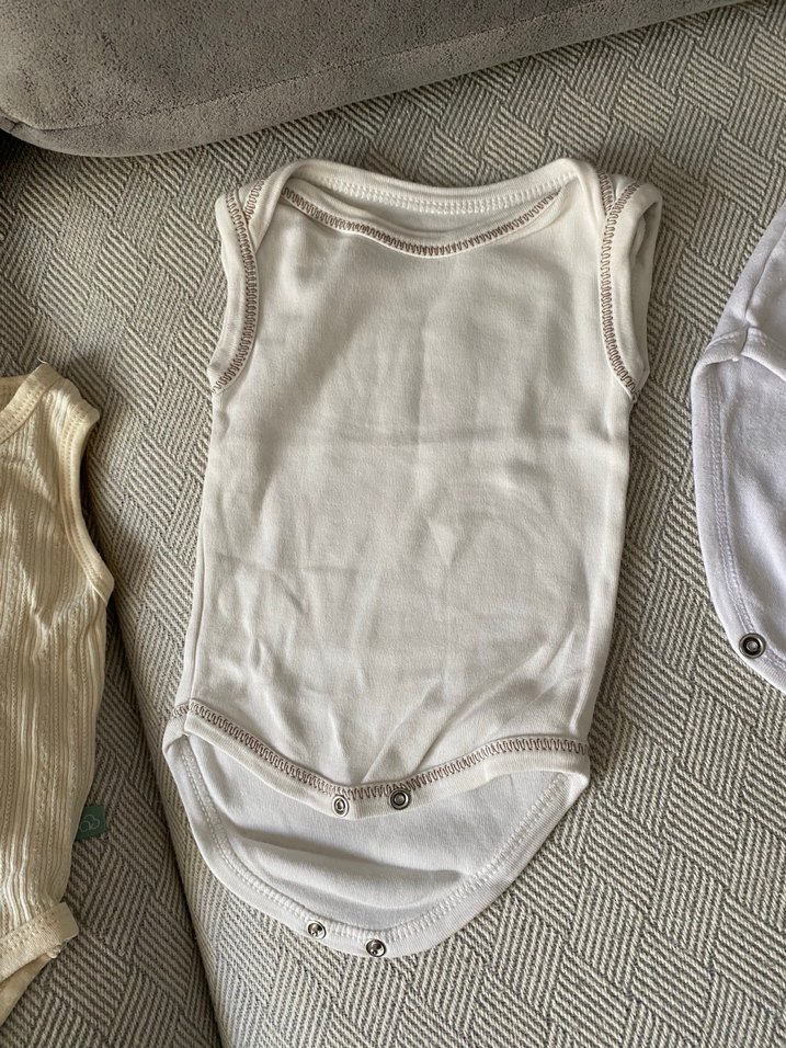 Bebek Beyaz Kolsuz zıbın body - Görsel 3