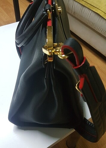  Beden siyah Renk Orijinal Louis marka çanta