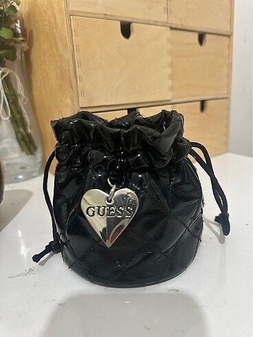 Guess takı çantası
