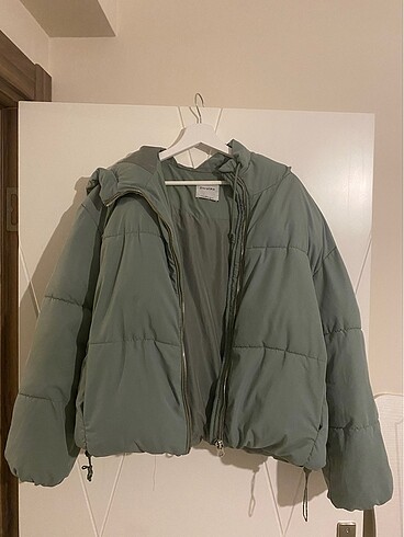 Bershka mont