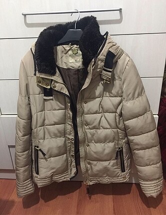 Kapüşonlu sıcak tutan mont