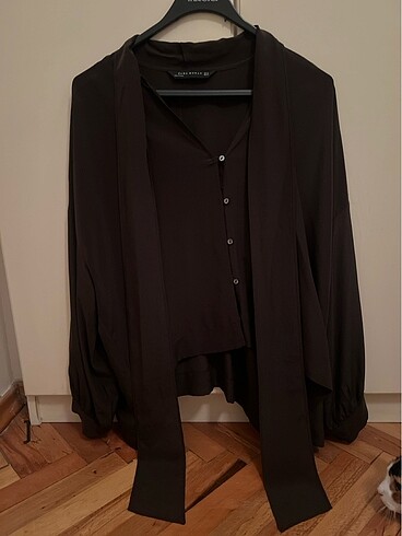 Zara bol dökümlü tiril bir kumaş gömlek