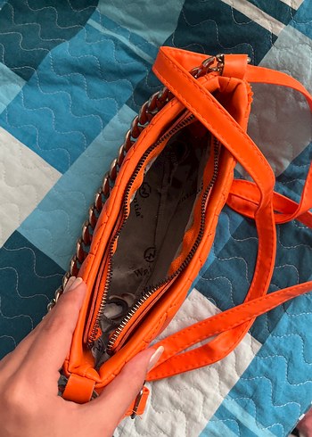 Zara Turuncu Zincir Detaylı Deri Kadın Çanta