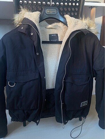 Bershka xs siyah mont