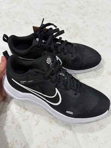 38 Beden siyah Renk Nike ayakkabı