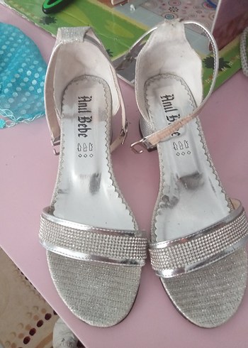 Gri Nakışlı Beyaz Uzun Kollu Takım Elbise - Görsel 7