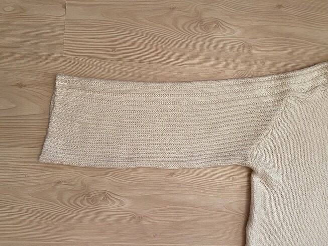 m Beden ten rengi Renk DİSPARİ,ETİKETLİ,M-L-XL,KREM RENGİ KAZAK