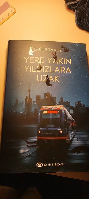 Yere yakın yıldızlara Uzak(CİLTLİ)
