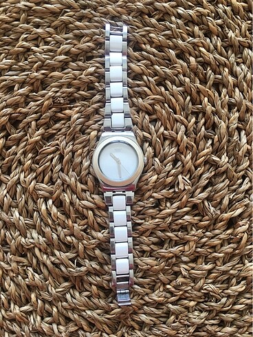 Swatch Beyaz-Çelik Renk Saat