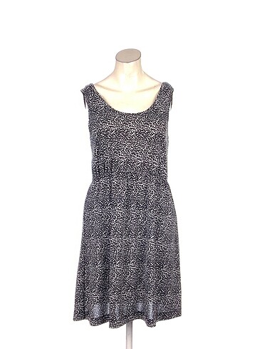 PreLoved Kısa Elbise %70 İndirimli.