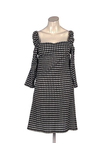 PreLoved Kısa Elbise %70 İndirimli.