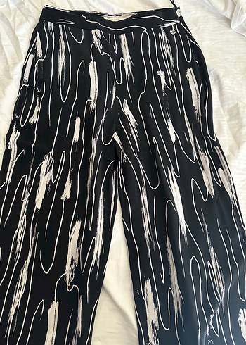 40 Beden Kadın Siyah Zebra Desenli Pilili Pantolon