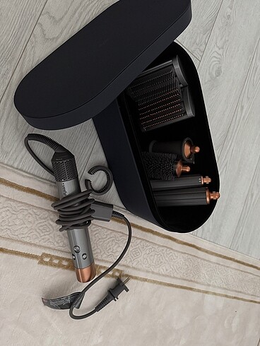 Dyson airwrap