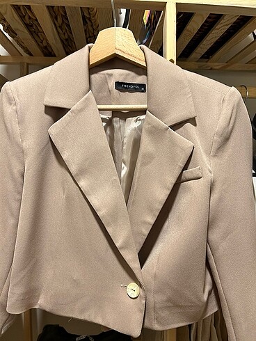 Trendyol & Milla Trendyomilla crop blazer ceket