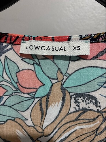 Lcw çiçekli bluz - Görsel 7