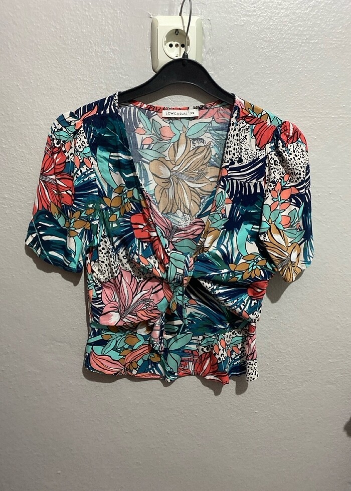 Lcw çiçekli bluz - Görsel 3