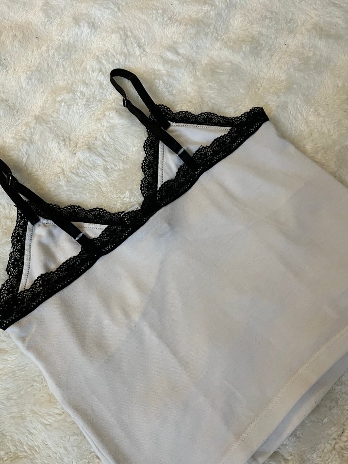 Dantel Detaylı V Yaka Kadın Atlet - Görsel 2