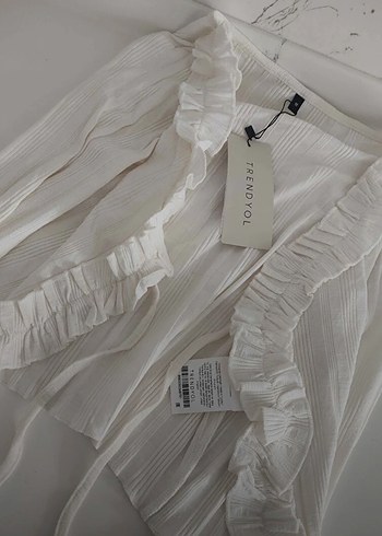 Beyaz Fırfırlı Keten Bluz - Görsel 2