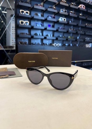 Tom Ford Kadın Siyah Parlak Güneş Gözlüğü - Görsel 2