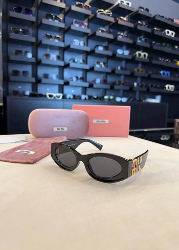 Parlak Siyah Sokak Stili Kadın Güneş Gözlüğü - Görsel 2