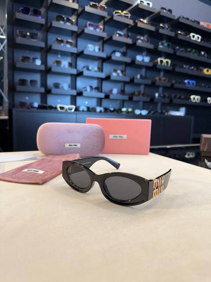 Parlak Siyah Sokak Stili Kadın Güneş Gözlüğü - Görsel 2