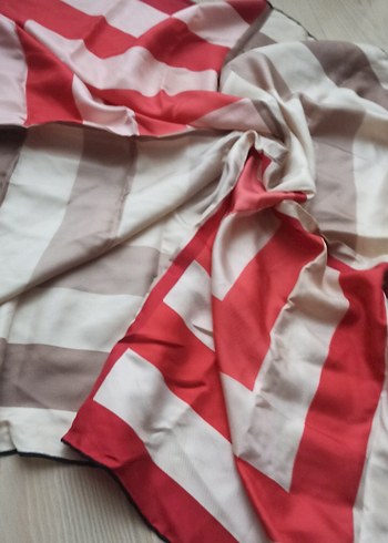 Bej ve Kırmızı Çizgili Kadın Fular - Görsel 3