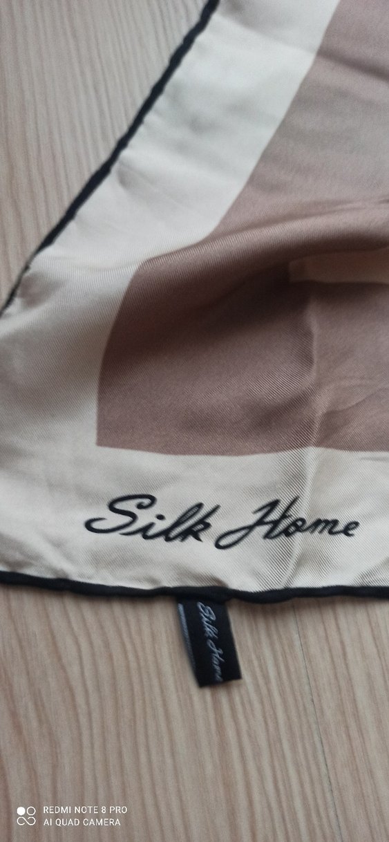 Bej ve Kırmızı Çizgili Kadın Fular - Görsel 2