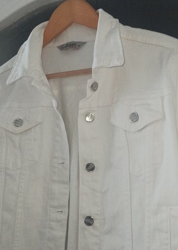 Beyaz Düğmeli Kadın Kot Ceket - Görsel 3