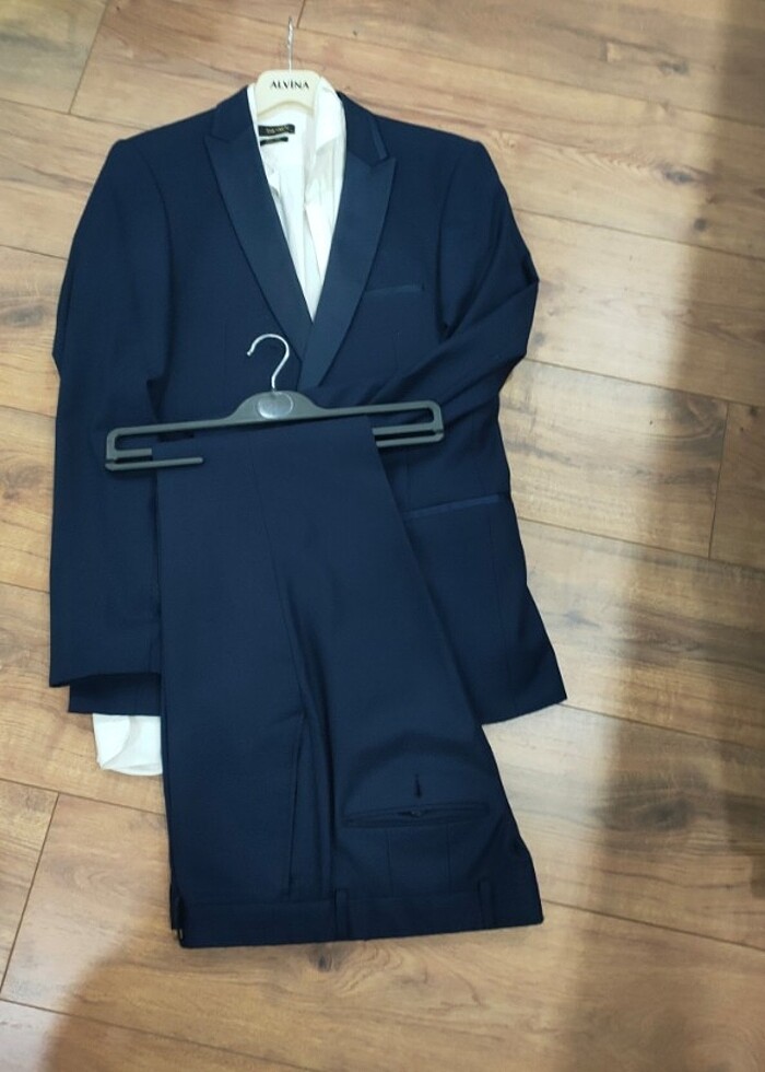 1 kez giyilmiş takım elbise  - Görsel 3