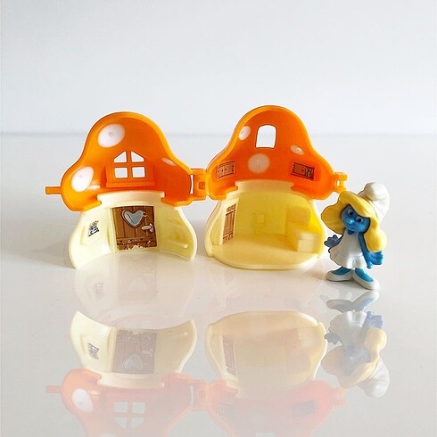 Kinder MAXI Şirin evi