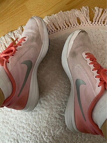 37,5 Beden nike spor ayakkabı
